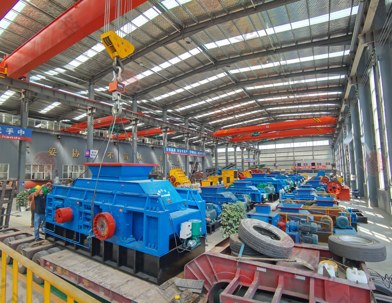 河南時產(chǎn)200噸對輥制砂機多少錢一臺？